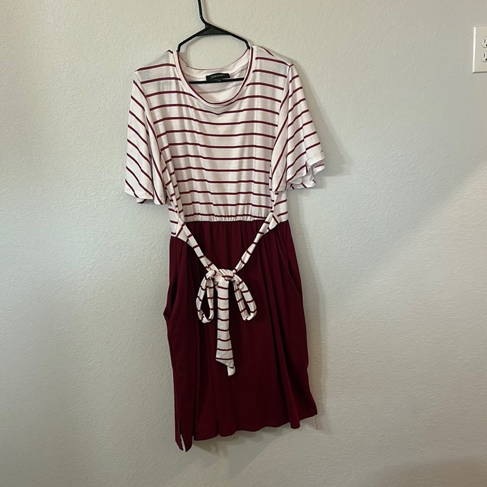 Merokeety XL women’s dress with pockets.